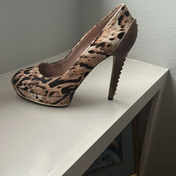 Sooo Cute Vince Camuto leopard print heels size 8 - Picture 3 of 8